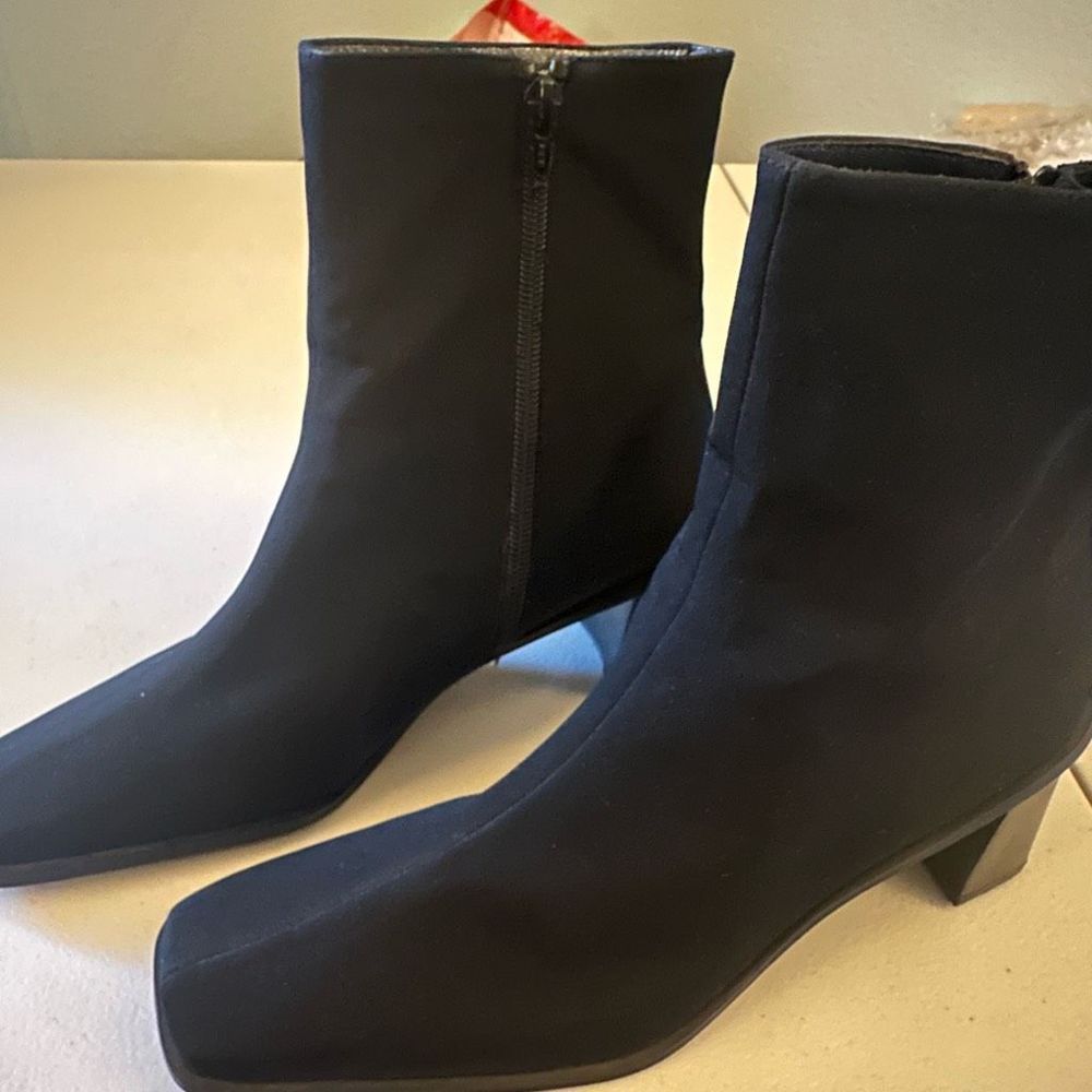 Stuart Weitzman Gore Tex square toe Windy 8.5 black booties
